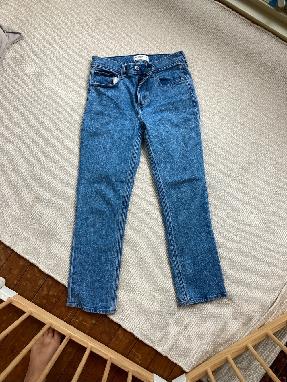 Abercrombie and Fitch Mid rise 90s straight jean